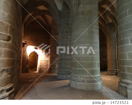 世界遺産　モンサンミッシェル修道院　太柱の礼拝堂　巨柱の間　地下礼拝堂 14723521