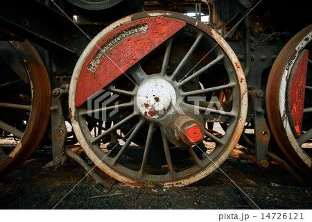 Wheels of an old train Wheels of an old train 14726121