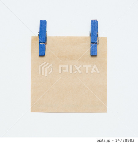 Paper color wood clip note on isolated 14728982