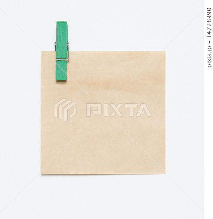 Paper color wood clip note on isolated 14728990
