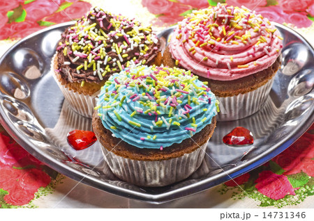 Muffins on a heart tablet Muffins on a heart tablet 14731346
