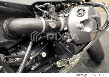 バイクのエンジン 14731832