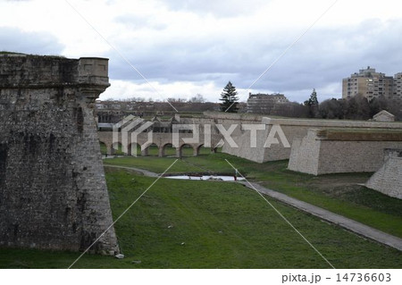 Pamplona's defenses 14736603