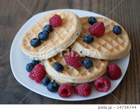 Waffles with Strawberries and Blueberries Waffles with Strawberries and Blueberries 14736744