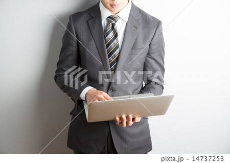 ビジネス 男性 PC ノマド ビジネス 男性 PC ノマド 14737253