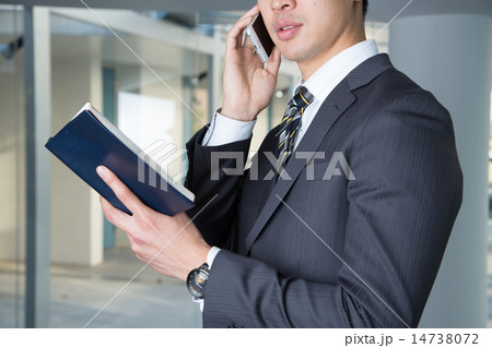 ビジネス 男性 スマホ ノマド 手帳 スケジュール ビジネス 男性 スマホ ノマド 手帳 スケジュール 14738072