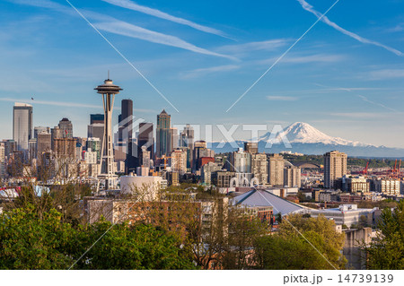 Seattle downtown skyline and Mt. Rainier, WA Seattle downtown skyline and Mt. Rainier, WA 14739139