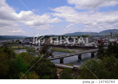 人吉市街と球磨川 14740764