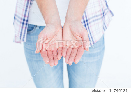 Hipster showing her hands 14746121