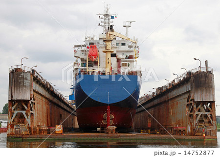 Floating dry dock with blue industrial tanker ship Floating dry dock with blue industrial tanker ship 14752877