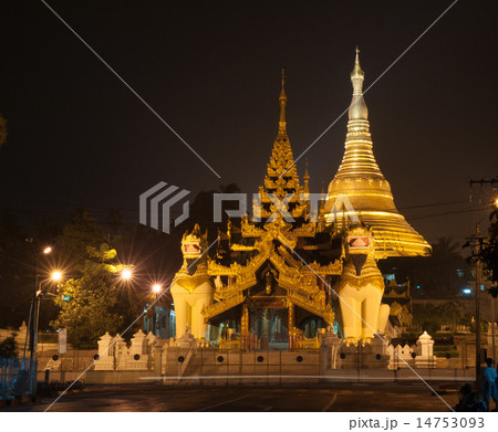 Shwedagon Paya pagoda illuminated in the evening Shwedagon Paya pagoda illuminated in the evening 14753093