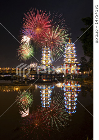 高雄 高雄市 花火 14754191