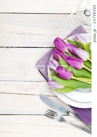 Purple tulip bouquet over plate Purple tulip bouquet over plate 14756505