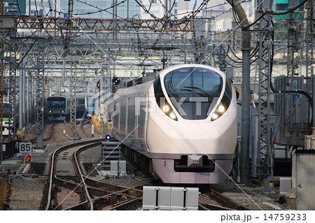 上野東京ラインを走る特急電車 上野東京ラインを走る特急電車 14759233