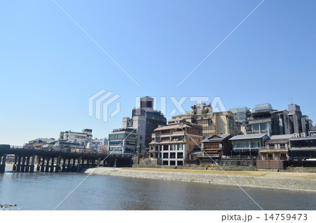 京都三条付近の街並み 14759473