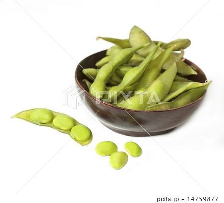edamame nibbles, boiled green soy beans 14759877