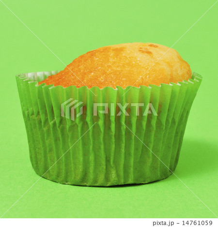 cupcake with no frosting 14761059