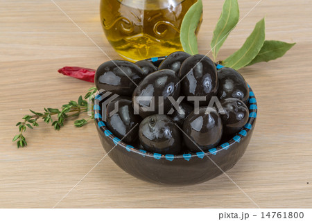 Black olives 14761800