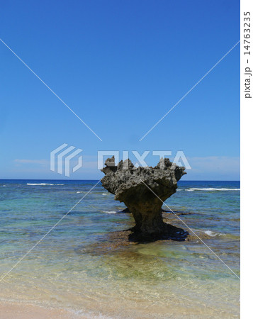 沖縄・古宇利島のハートロック 沖縄・古宇利島のハートロック 14763235