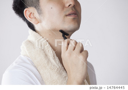 男性　ビューティー　メンズ　タオル　若い　爽やか 14764445