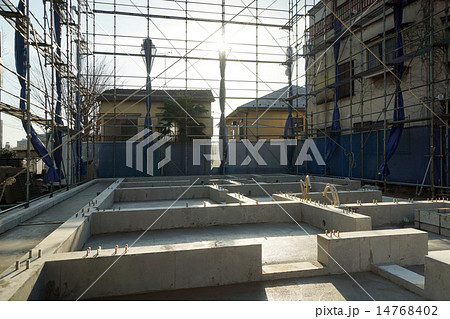 住宅の基礎工事　ベタ基礎　 14768402