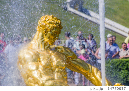 Closeup Samson Fountain in Peterhof, Russia 14770057