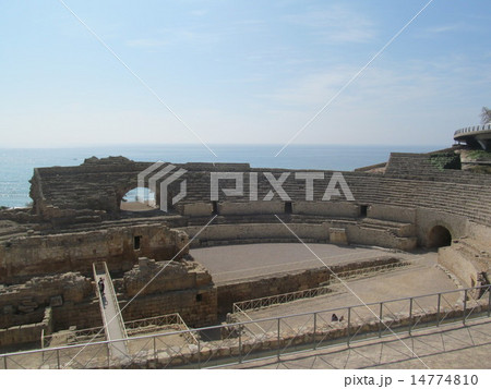 スペインの街を歩く(タラゴナの円形競技場) スペインの街を歩く(タラゴナの円形競技場) 14774810