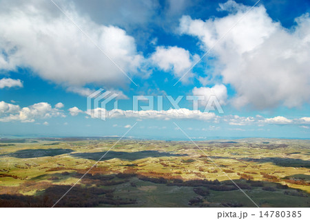 Hills with cloudscape 14780385
