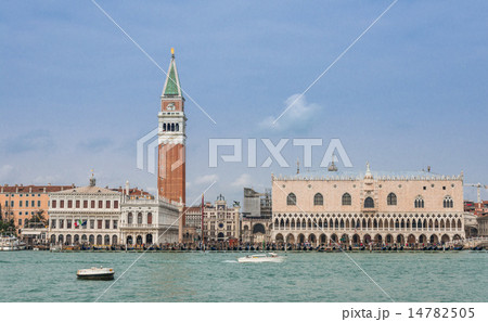 イタリア　ヴェネツィア　サン・マルコ広場 14782505