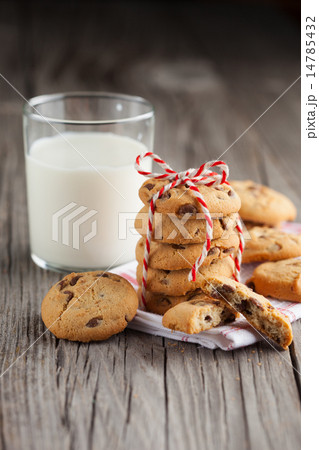 Chocolate chip cookies 14785432