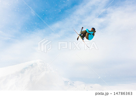 Free style skier. 14786363