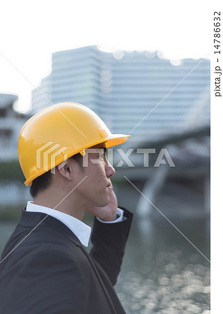 Men in Construction and Building Services Success 14786632