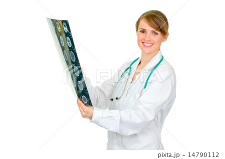 Smiling medical female doctor holding patients roentgen 14790112