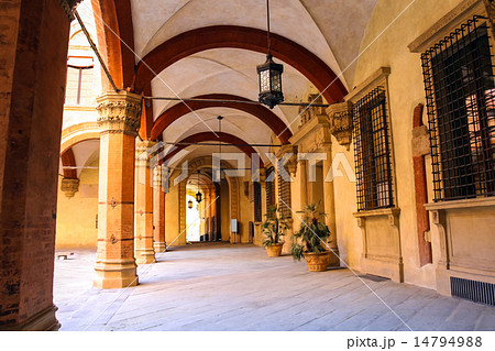 Gallery in the courtyard of the Palazzo Comunale 14794988