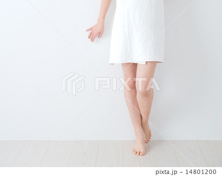 30代女性 バスタオル パーツ ボディパーツ 足 30代女性 バスタオル パーツ ボディパーツ 足 14801200