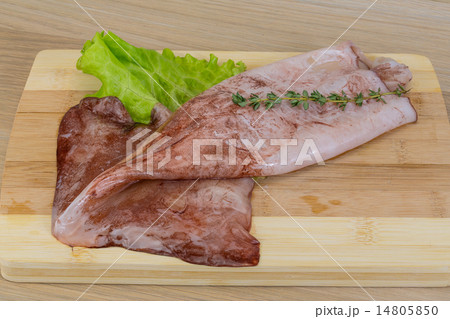 Raw squids 14805850
