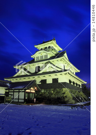 1月滋賀 長浜城・天守閣ライトアップ(雪景色) 14810446
