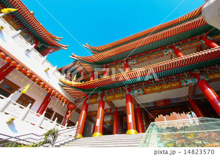 China temple and many people prayed the god China temple and many people prayed the god 14823570