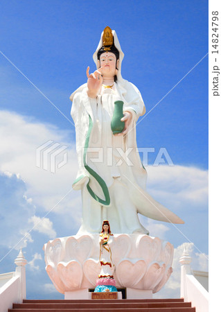 Guan Yin statue of god and little Guan Yin 14824798
