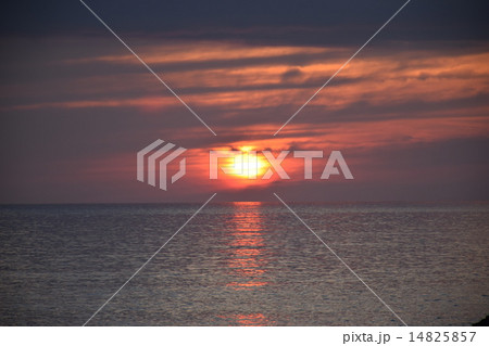 黄金岬の夕日 14825857