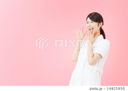 驚くナース 14825950