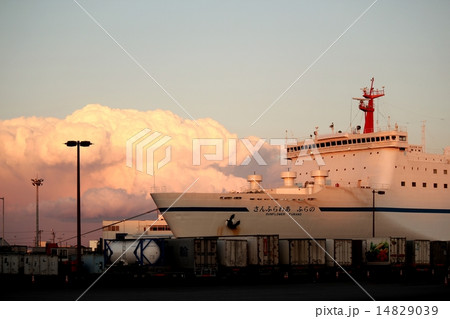 夕暮れの大洗港 14829039