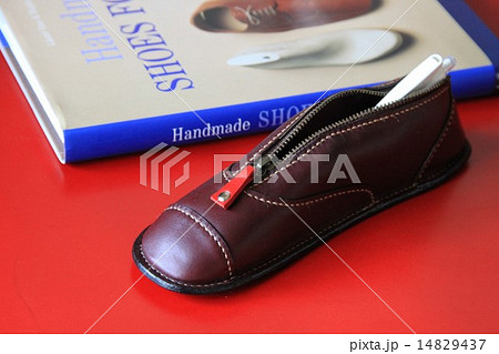 靴型ペンケース 14829437