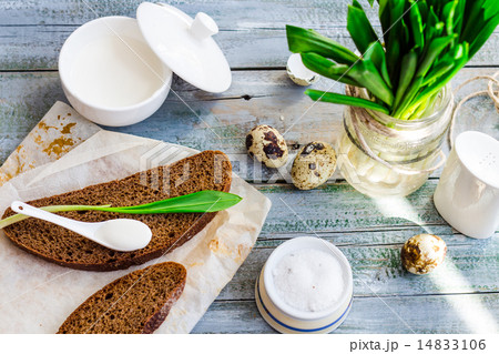 Ramson with rye bread and sour cream with salt Ramson with rye bread and sour cream with salt 14833106