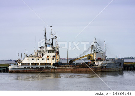 Old rusty ship Old rusty ship 14834243