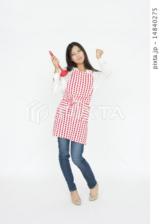 おたまをもつ女性 14840275