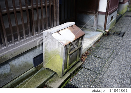 古いゴミ箱 14842361