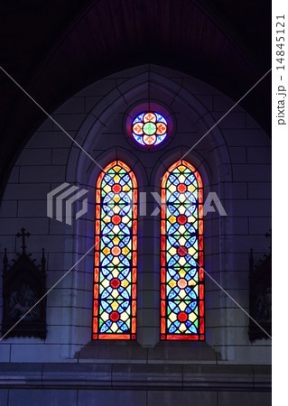 赤枠ステンドグラス 14845121