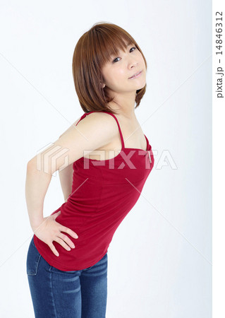 若い女性　ファッション 14846312