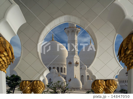 Abu Dhabi Sheikh Zayed White Mosque in UAE 14847050
